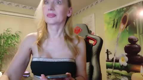 Lana online show from 7, 4, 2026