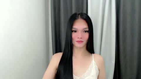 lanawyatt_ online show from 15, 10, 2025