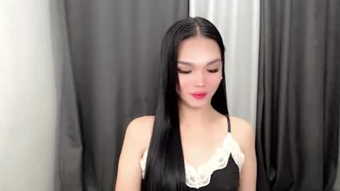 lanawyatt_ online show from 1, 12, 2025