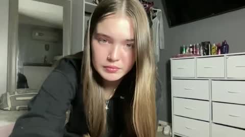 lanelizzie348 online show from 17, 9, 2025