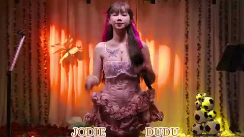 Snapshot of lankwaifong_cindy chatting on 18, 6, 2026 lankwaifong_cindy online show from 18, 6, 2026