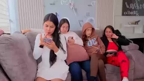 lanna_as online show from 10, 3, 2026