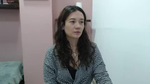 Snapshot of lanna_mills chatting on 5, 5, 2026 Lanna online show from 5, 5, 2026