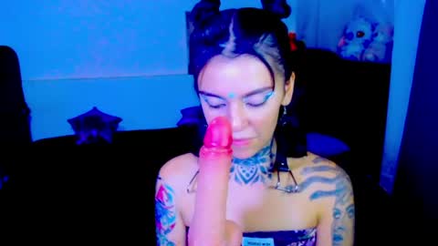 Snapshot of lannie_gonzales chatting on 15, 5, 2026 LANNIE online show from 15, 5, 2026