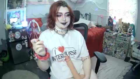 Snapshot of lapdoghellhound chatting on 29, 9, 2025 FtMhellhound online show from 29, 9, 2025