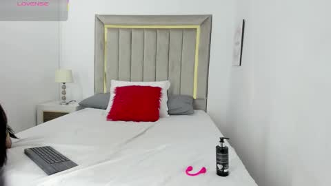 Julian online show from 17, 10, 2025