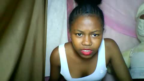 Snapshot of lara_belle chatting on 3, 5, 2026 lara_belle online show from 3, 5, 2026