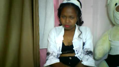 Snapshot of lara_belle chatting on 8, 5, 2026 lara_belle online show from 8, 5, 2026