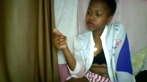 Snapshot of lara_belle chatting on 15, 5, 2026 lara_belle online show from 15, 5, 2026