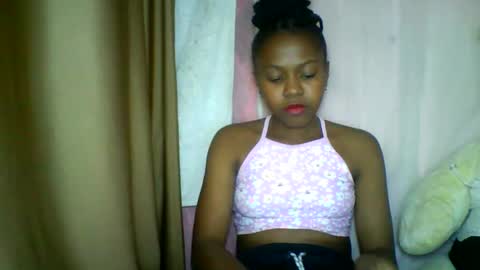 Snapshot of lara_belle chatting on 19, 5, 2026 lara_belle online show from 19, 5, 2026