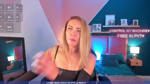 Snapshot of lara_bombshell chatting on 5, 2, 2025 Lara online show from 5, 2, 2025
