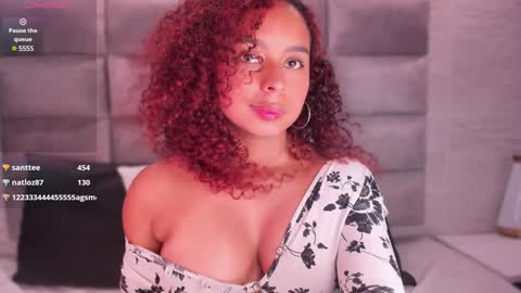 Snapshot of lara_jones_ chatting on 20, 1, 2025 Lara online show from 20, 1, 2025