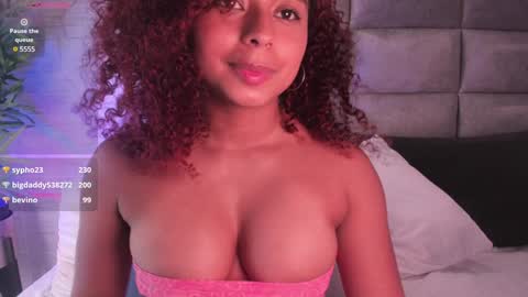 Snapshot of lara_jones_ chatting on 28, 1, 2025 Lara online show from 28, 1, 2025