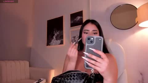 Snapshot of lara_madisson chatting on 4, 6, 2026 Lara Madisson online show from 4, 6, 2026