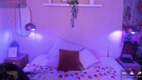 laraa rouss  online show from 2, 12, 2025