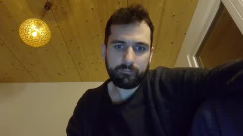 Snapshot of laraaan chatting on 15, 3, 2026 laraaan online show from 15, 3, 2026