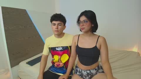 LaraAndKenai online show from 23, 12, 2024