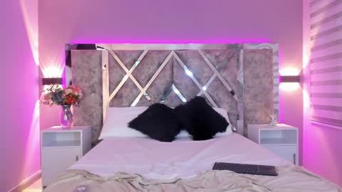 Snapshot of larabrook chatting on 23, 12, 2024 Lara online show from 23, 12, 2024