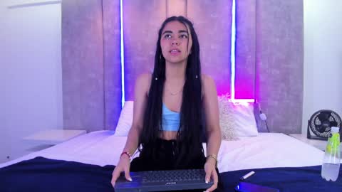 Snapshot of larabrook chatting on 22, 1, 2025 Lara online show from 22, 1, 2025