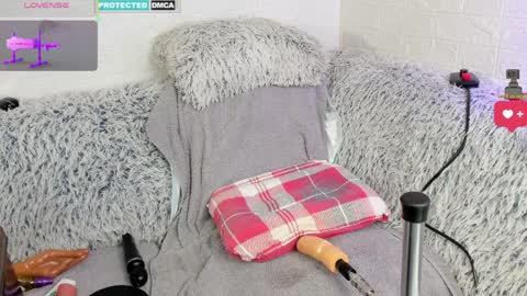 Lara online show from 6, 4, 2026