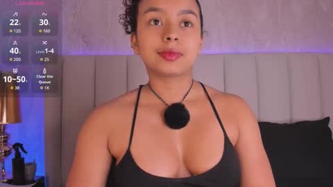 Snapshot of laracurls chatting on 12, 11, 2025 online show from 12, 11, 2025