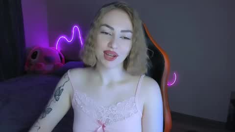 Snapshot of larakrein_lk chatting on 17, 4, 2026 LaraKrein lk online show from 17, 4, 2026