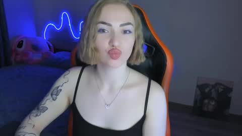 Snapshot of larakrein_lk chatting on 4, 5, 2026 LaraKrein lk online show from 4, 5, 2026