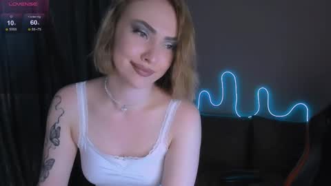 Snapshot of larakrein_lk chatting on 5, 6, 2026 LaraKrein lk online show from 5, 6, 2026