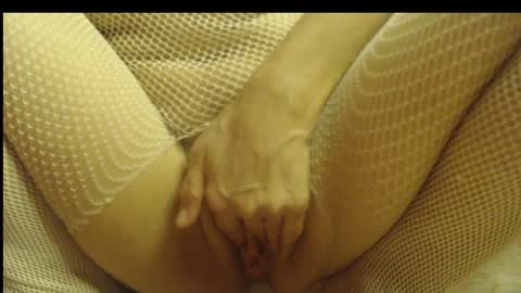 laralhotr online show from 2, 1, 2025