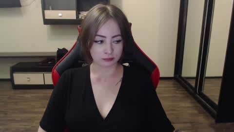 Laralianna online show from 5, 1, 2025