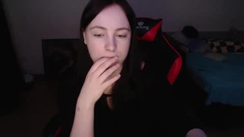 Laralianna online show from 4, 3, 2026