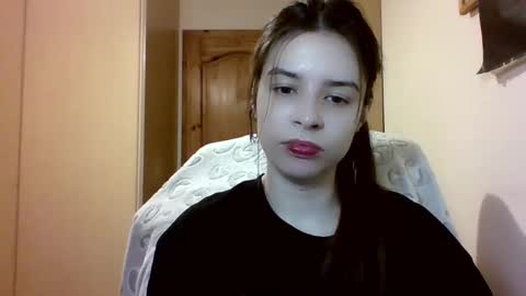 Snapshot of laricenature chatting on 1, 2, 2025 Larice online show from 1, 2, 2025