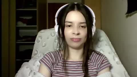 Snapshot of laricenature chatting on 1, 3, 2025 Larice online show from 1, 3, 2025
