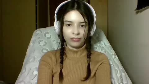 Snapshot of laricenature chatting on 3, 3, 2025 Larice online show from 3, 3, 2025