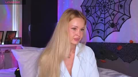 LarineGMT7  UTC6  online show from 21, 10, 2025