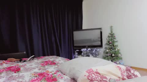 Larisa Lavriki online show from 7, 1, 2025