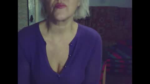 larisaq4ugo24 online show from 7, 1, 2025
