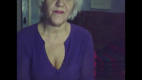 larisaq4ugo24 online show from 9, 1, 2025