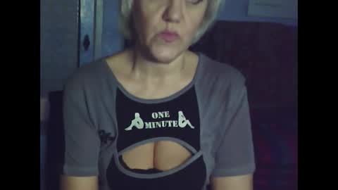 larisaq4ugo24 online show from 13, 1, 2025