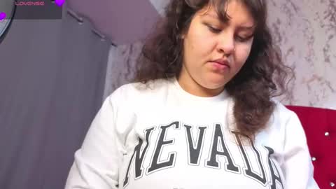 larissa_antonella online show from 6, 10, 2025