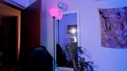larry_stewart online show from 13, 7, 2026