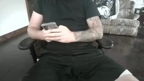 Snapshot of latenights_13 chatting on 16, 11, 2025 latenights_13 online show from 16, 11, 2025