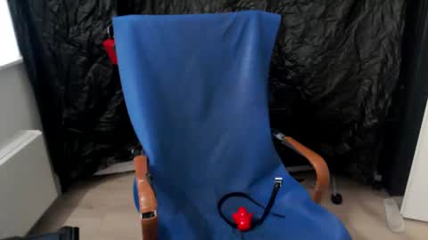 Snapshot of latexslaafboy2 chatting on 19, 12, 2024 latexslaafboy online show from 19, 12, 2024