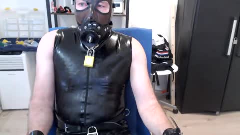 Snapshot of latexslaafboy2 chatting on 2, 1, 2025 latexslaafboy online show from 2, 1, 2025