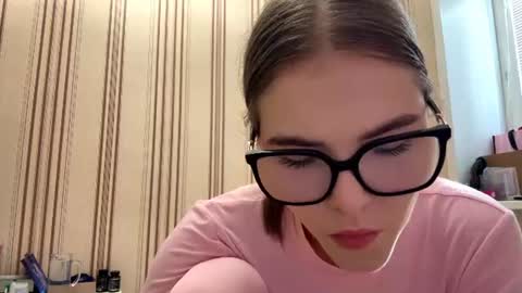 Mia online show from 28, 6, 2026
