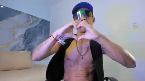 crissex  online show from 6, 11, 2025