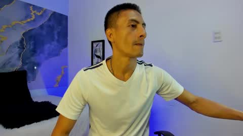 crissex  online show from 1, 12, 2025