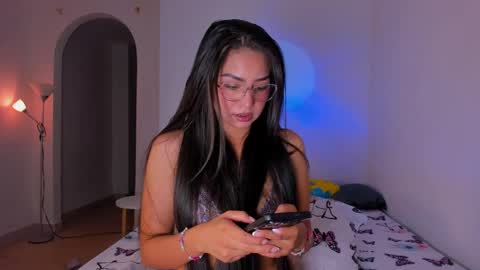 Snapshot of latin_gabby chatting on 11, 9, 2025 Gabby online show from 11, 9, 2025