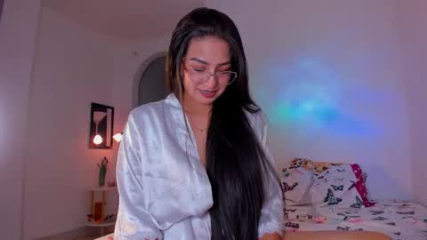 Snapshot of latin_gabby chatting on 16, 9, 2025 Gabby online show from 16, 9, 2025