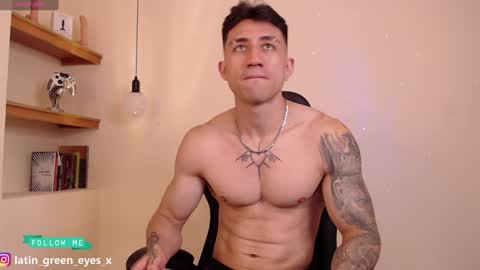 Snapshot of latin_green_eyes_ chatting on 15, 1, 2025 latin_green_eyes_ online show from 15, 1, 2025